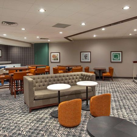 Doubletree By Hilton Lansing Hotell Eksteriør bilde
