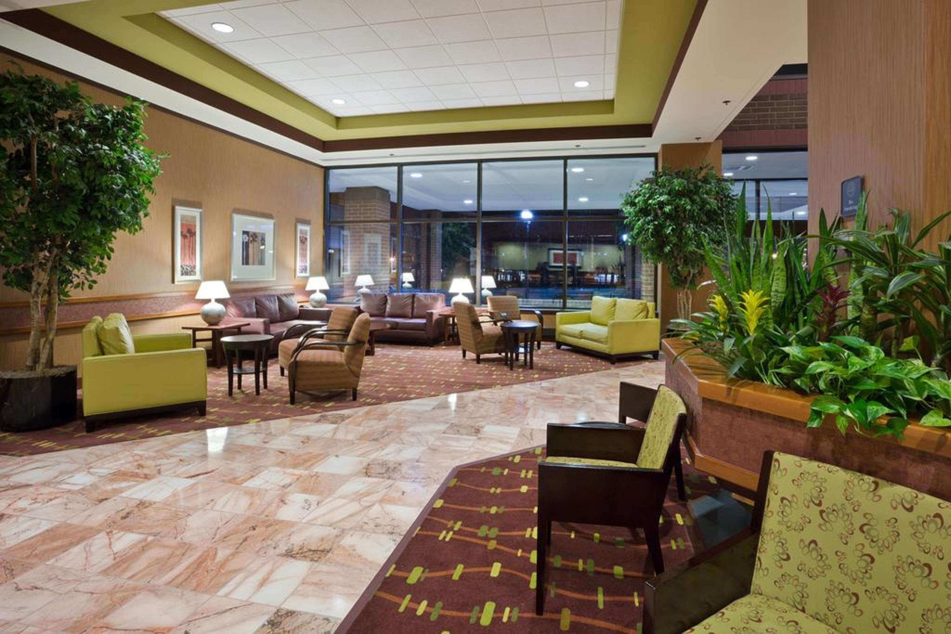 Doubletree By Hilton Lansing Hotell Eksteriør bilde