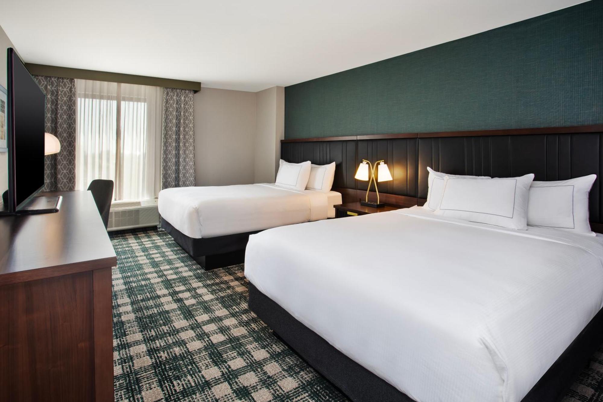 Doubletree By Hilton Lansing Hotell Eksteriør bilde