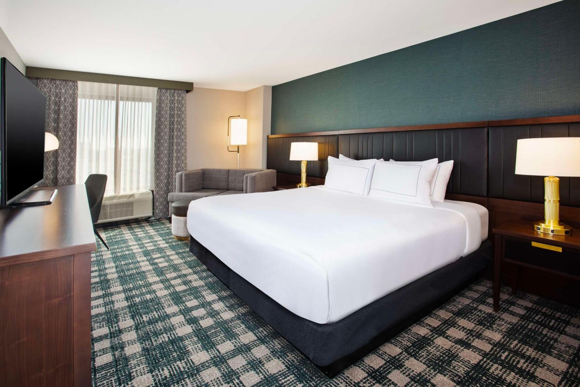 Doubletree By Hilton Lansing Hotell Eksteriør bilde