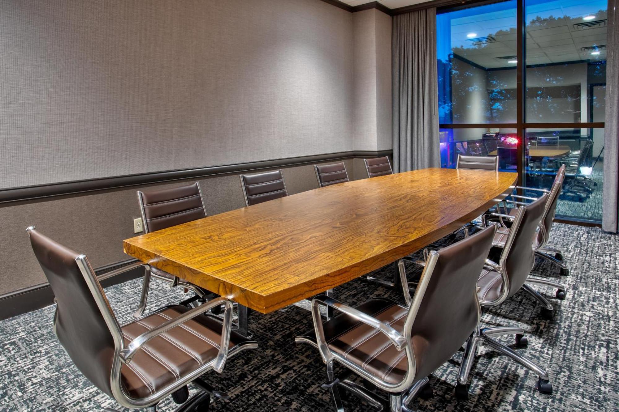 Doubletree By Hilton Lansing Hotell Eksteriør bilde