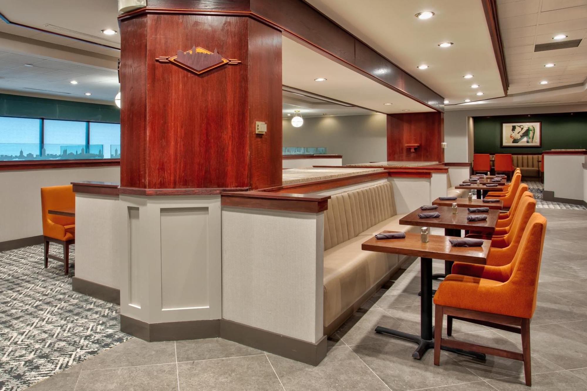 Doubletree By Hilton Lansing Hotell Eksteriør bilde