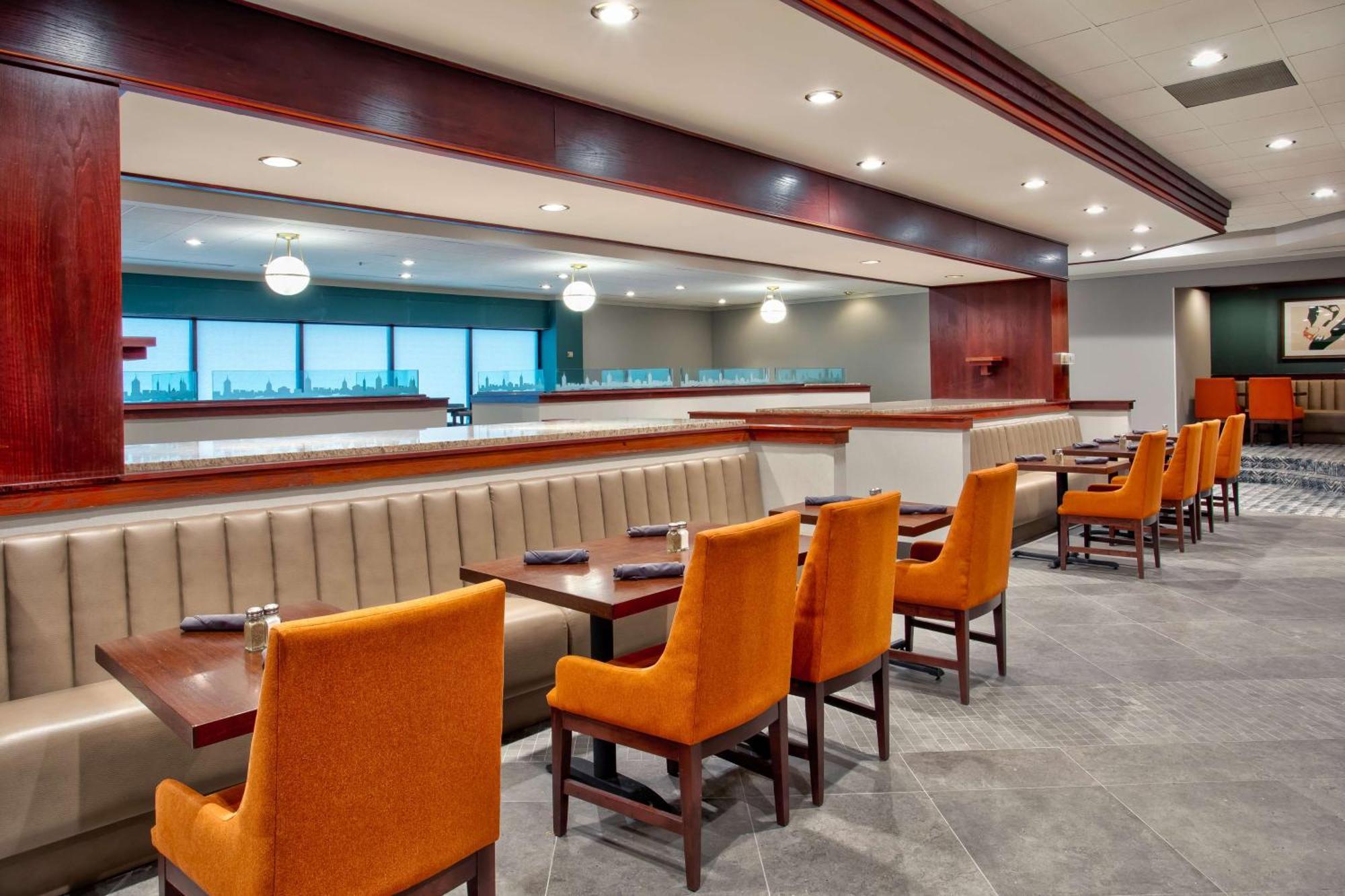 Doubletree By Hilton Lansing Hotell Eksteriør bilde