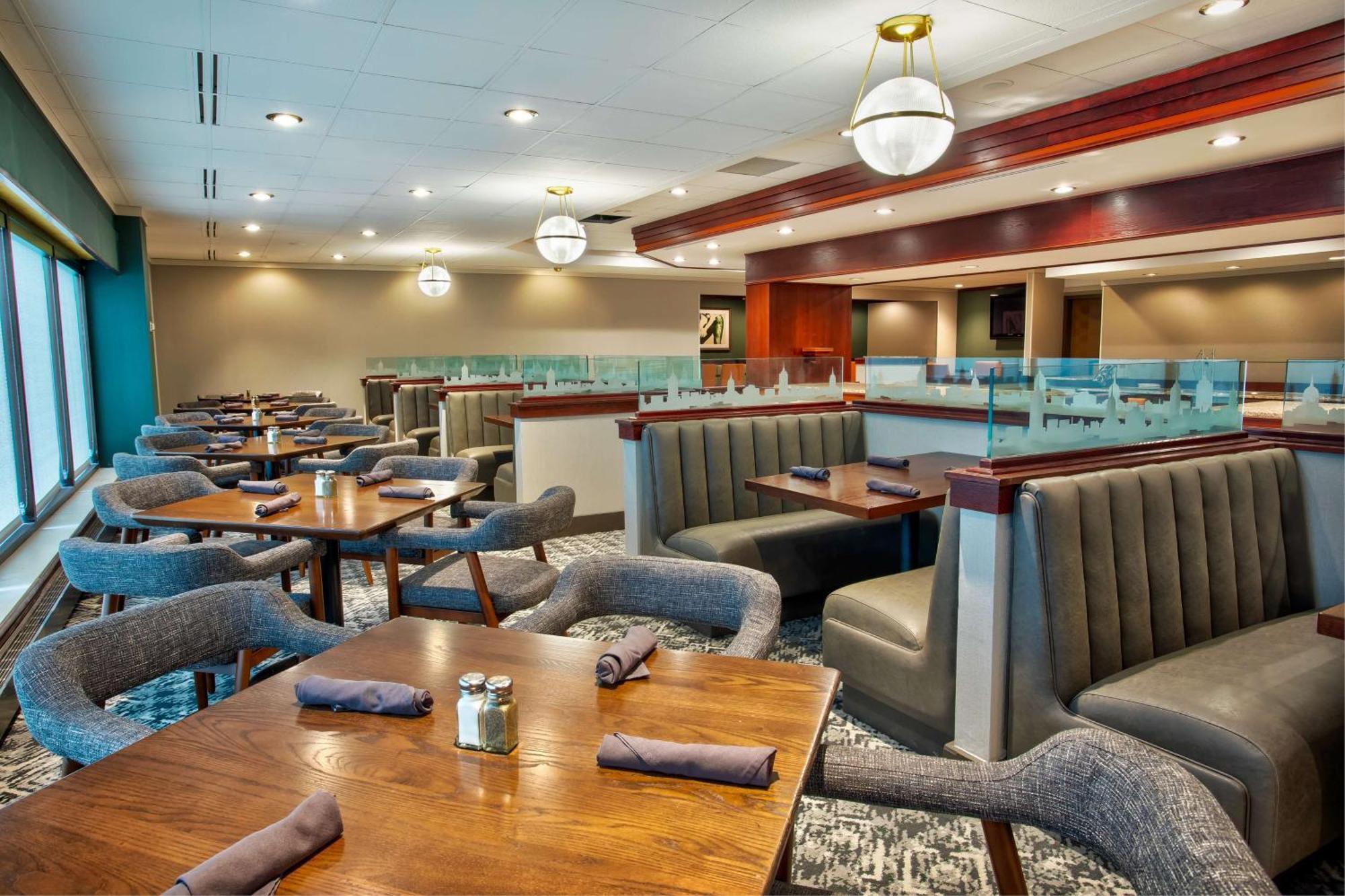 Doubletree By Hilton Lansing Hotell Eksteriør bilde