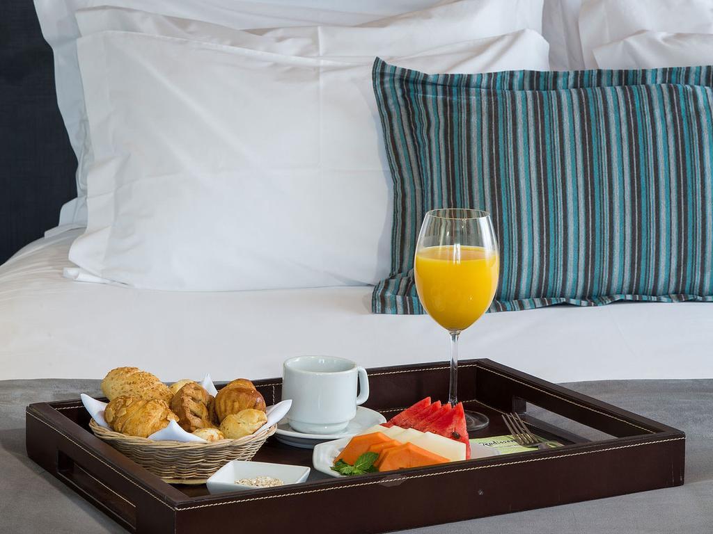 Doubletree By Hilton Lansing Hotell Rom bilde
