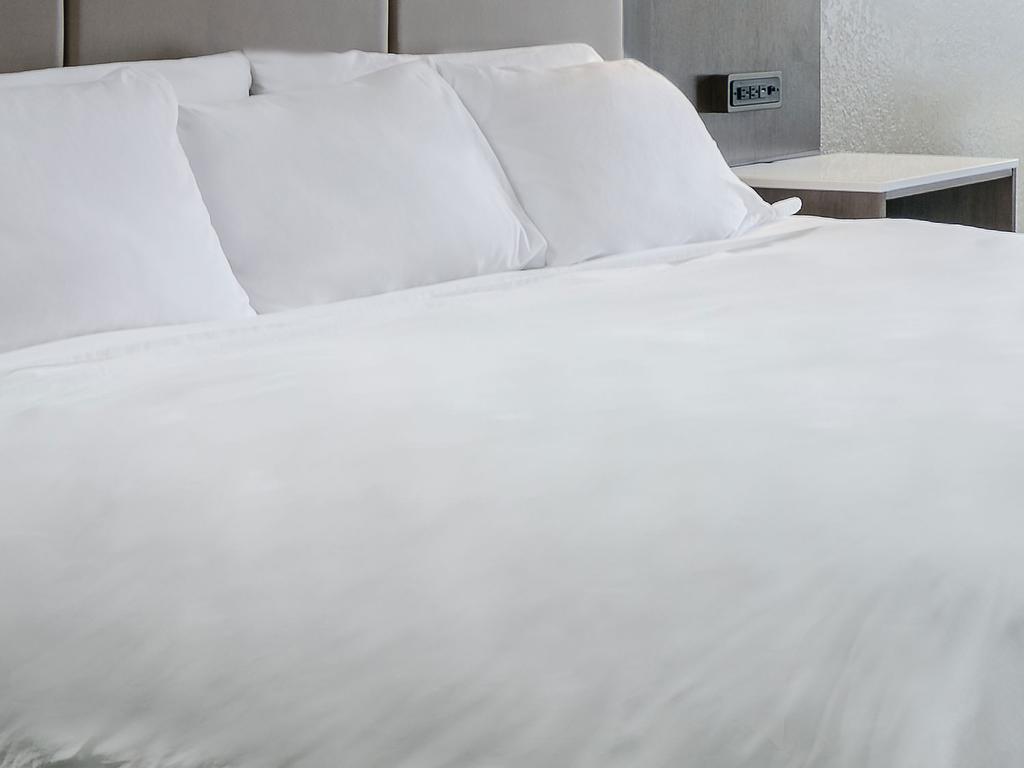 Doubletree By Hilton Lansing Hotell Rom bilde
